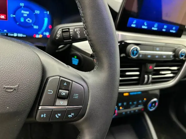 Ford Kuga 2.5 PHEV Titanium 2023 Hybride Benzine 16