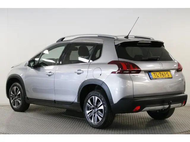 Peugeot 2008 1.2 PureTech Allure 110 PK. 2018 Benzine 9