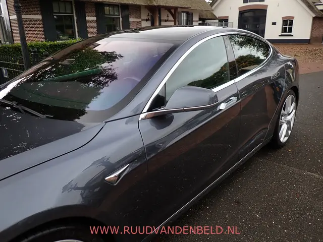 Tesla Model S 75D 2017 Elektrisch 32