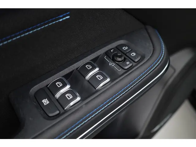 Lynk & Co 01 1.5 2023 Hybride Benzine 8