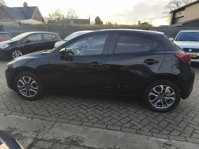 Mazda 2 SkyActiv-G 90 GT-Luxury 2018 Benzine 8