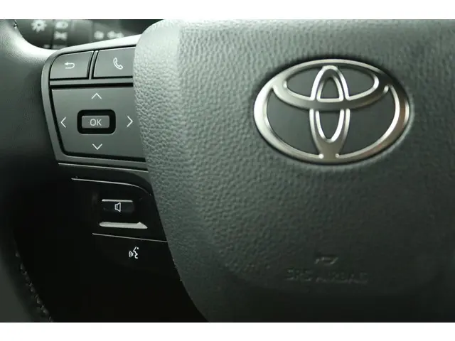Toyota C-HR 1.8 Hybrid 140 Dynamic 2024 Hybride Benzine 19