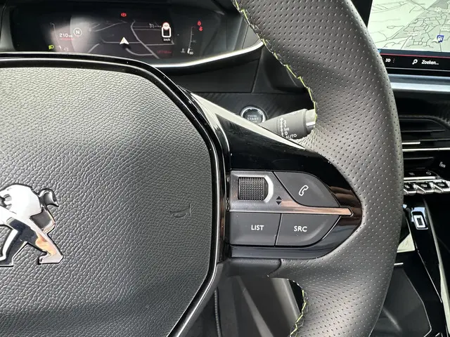 Peugeot 2008 1.2 Turbo 130 PK GT 2022 Benzine 18