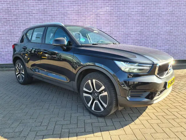 Volvo XC40 B3 Automaat Momentum 2022 Benzine 2