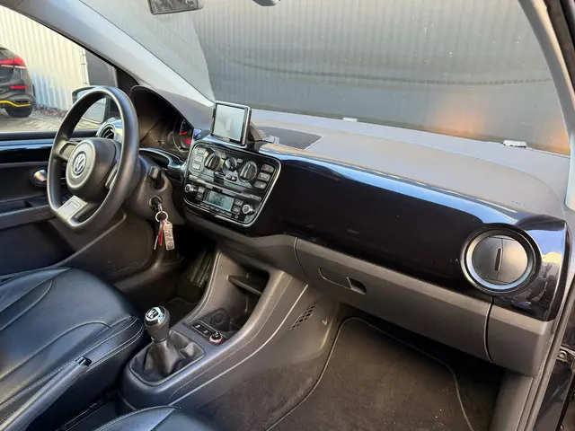 Volkswagen up! 1.0 move up! BlueMotion 2016 Benzine 16