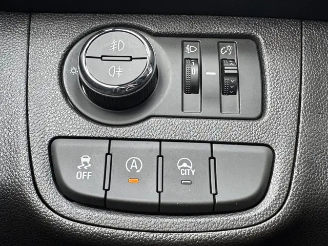 Opel KARL 1.0 Rocks Online Edition 2019 Benzine 31
