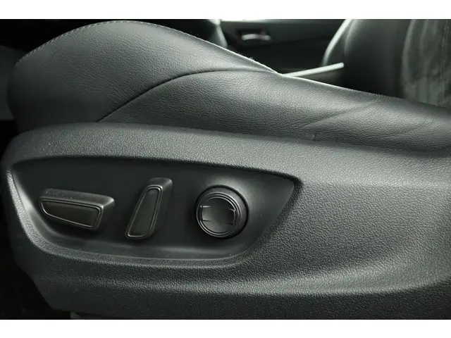 Toyota C-HR 2.0 Hybrid GR-Sport 2022 Hybride Benzine 42