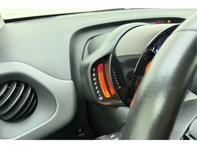 Peugeot 108 1.0 e-VTi Active 2020 Benzine 17