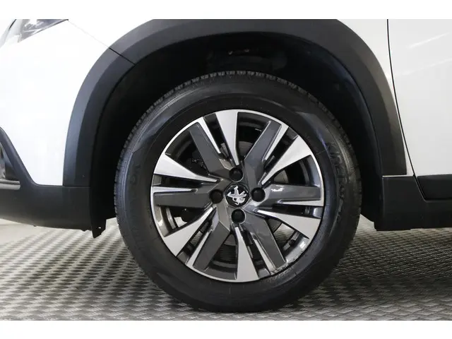 Peugeot 2008 1.2 PureTech Allure 110 PK. 2017 Benzine 11