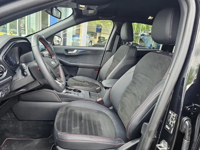 Ford Kuga 2.5 PHEV ST-Line X 2024 Hybride Benzine 29