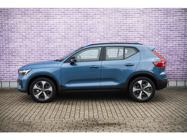 Volvo XC40 2.0 B4 Plus Dark 2025 Benzine 4