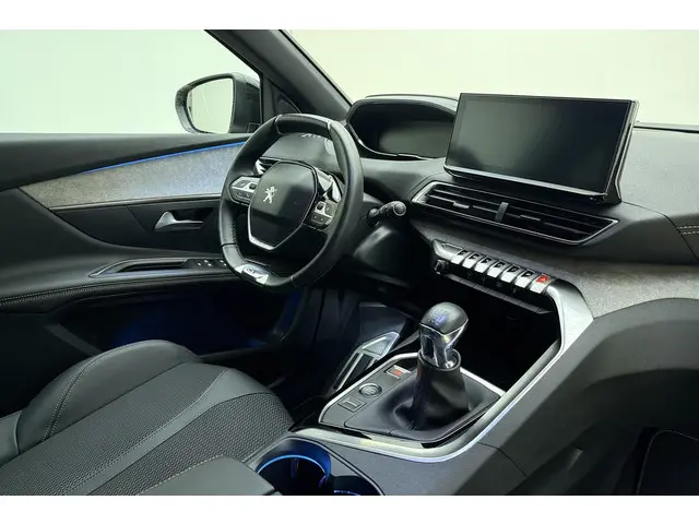 Peugeot 3008 1.2T 130pk GT 2024 Benzine 4
