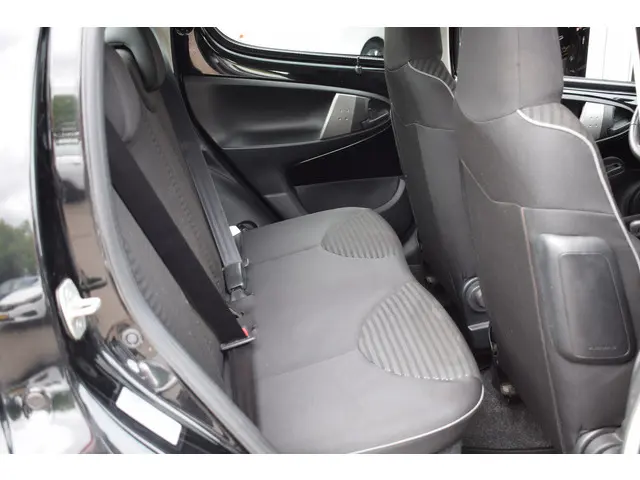 Peugeot 107 1.0 Active//Airco//5drs//72.610km!! 2014 Benzine 16