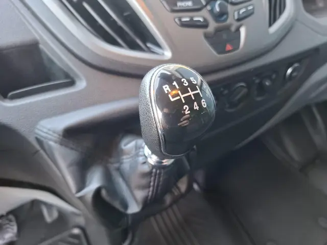 Ford Transit 350 2.2 TDCI L4H1 Ambiente 2017 Diesel 31