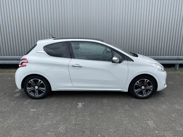Peugeot 208 1.2 VTi Allure 2012 Benzine 10