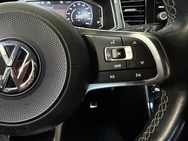 Volkswagen T-Roc 1.5 TSI Sport Business R 2020 Benzine 8