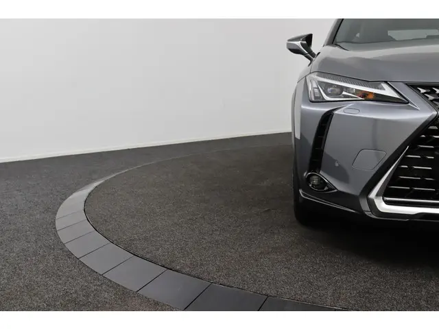 Lexus UX 250h Preference Line 2021 Hybride Benzine 36