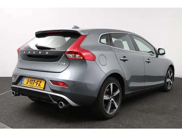 Volvo V40 1.5 T3 R-Design 2019 Benzine 2