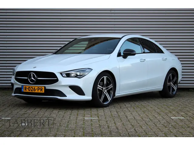Mercedes-Benz CLA 180 Luxury Line 2022 Benzine