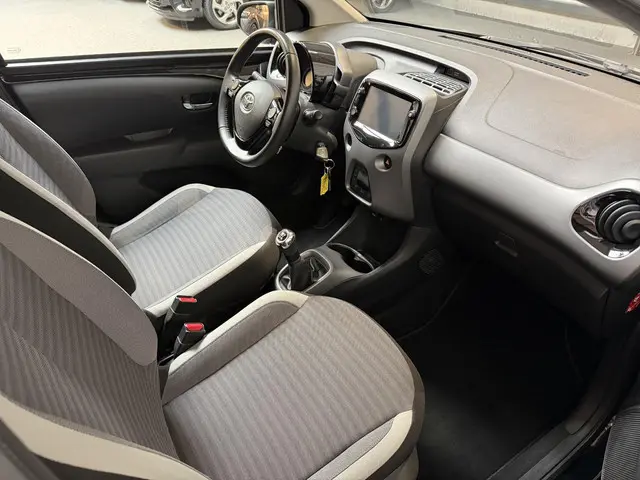 Toyota Aygo 1.0 VVT-i x-joy 2020 Benzine 13