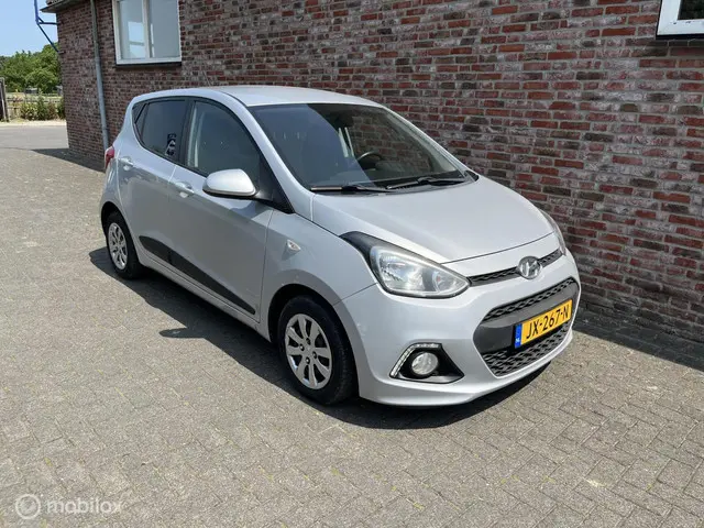 Hyundai i10 1.0i i-Motion Go! 2016 2017 Benzine 8