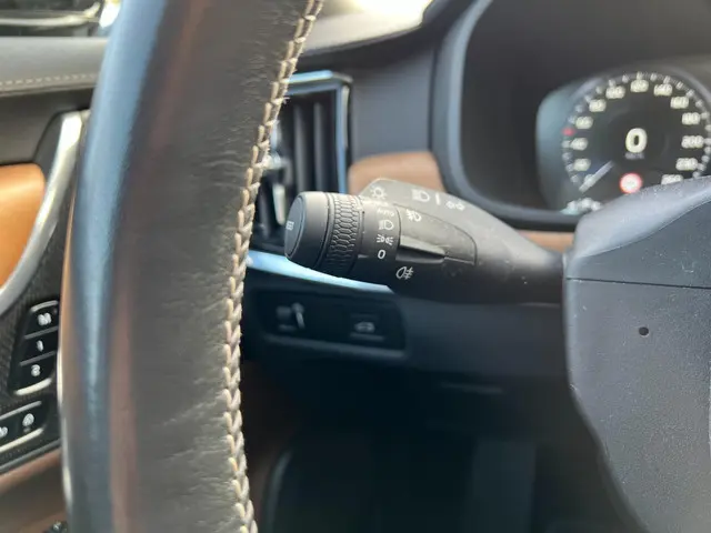 Volvo V90 2.0 T4 Business Luxury+ 2020 Benzine 16