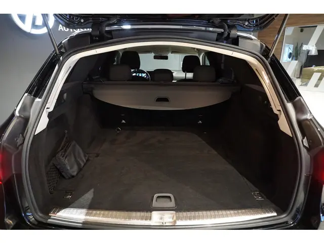 Mercedes-Benz E-Klasse Estate 200 Premium 2018 Benzine 16