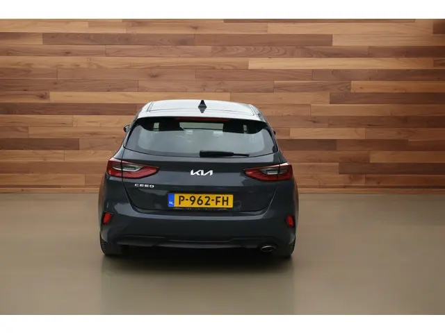 Kia Ceed 1.0 T-GDi DynamicLine 2022 Benzine 4