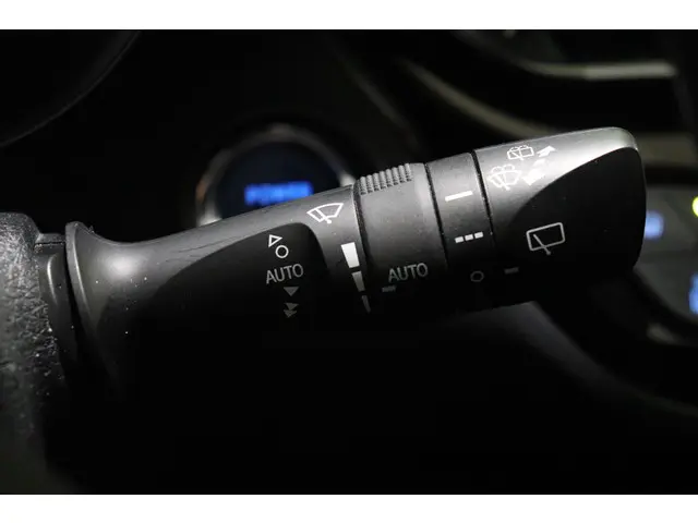 Toyota C-HR 1.8 Hybrid Style, 2019 Hybride Benzine 26