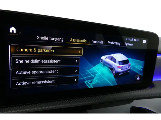 Mercedes-Benz A-Klasse 200 AMG Line 2021 Benzine 28