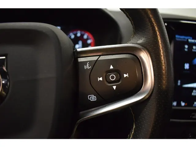 Volvo XC40 T3 163pk AUT8 R-Design 2019 Benzine 27