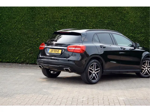 Mercedes-Benz GLA GLA 180 Ambition Night 2016 Benzine 37
