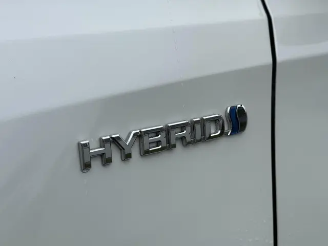 Toyota Auris 1.8 Hybrid Dynamic Go 2018 Hybride Benzine 29
