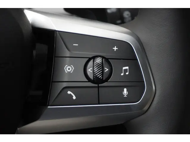 BMW 1 Serie 5-deurs 120 2025 Benzine 28