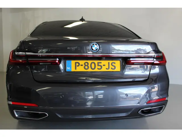 BMW 7 Serie 745e High Executive 2022 Hybride Benzine 7