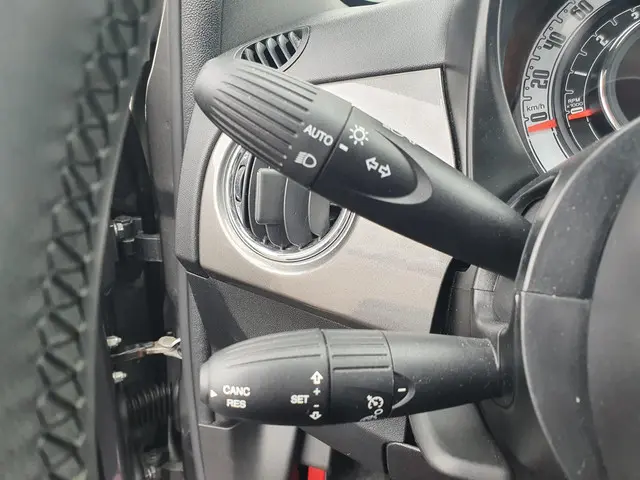 Fiat 500 1.0 Hybrid Club 2023 Benzine 11