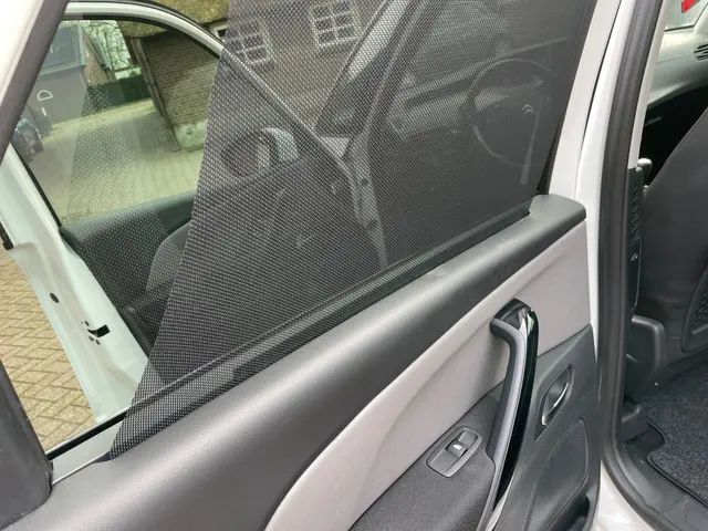 Citroën C4 Picasso 1.2 PureTech Shine 2018 Benzine 13