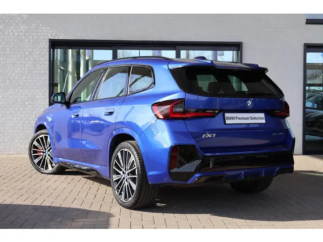 BMW iX1 eDrive20 2025 Elektrisch 4