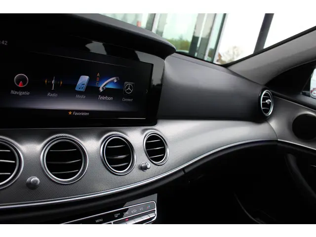Mercedes-Benz E-Klasse Estate 200 Premium 2018 Benzine 14