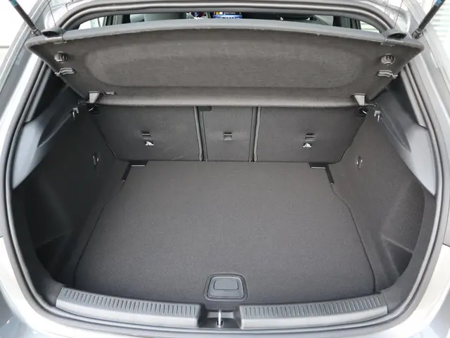 Mercedes-Benz A-Klasse 180 Star Edition 2025 Benzine 7