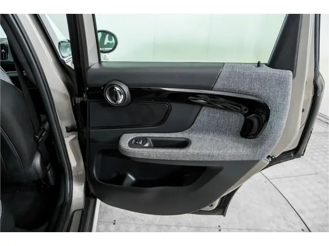 MINI Countryman 1.5 Automaat One Salt 2020 Benzine 38