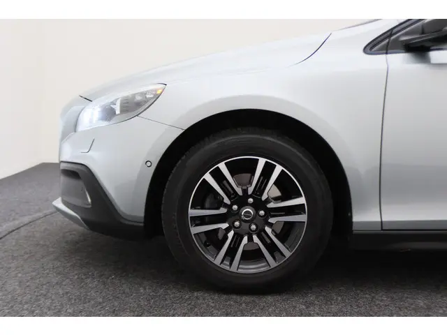 Volvo V40 Cross Country 1.6 T4 Summum 2014 Benzine 24