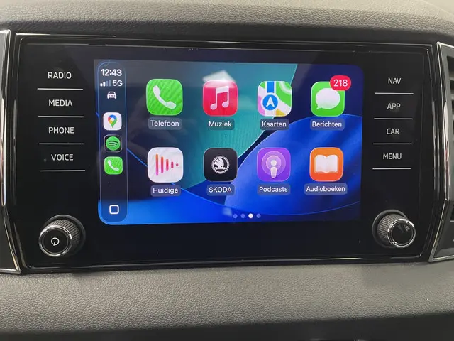 Škoda Karoq 1.5 TSI ACT Sportline Business 2020 Benzine 34