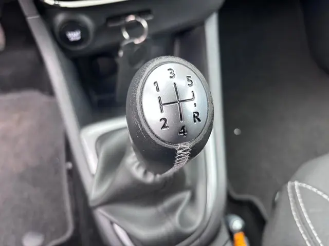 Renault Clio 0.9 TCe Eco2 Limited 2016 Benzine 29