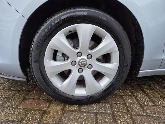 Opel Zafira Tourer 1.4 Berlin NAVIGATIE 2014 Benzine 23