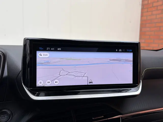 Peugeot 2008 Hybrid 136 GT 2024 Hybride Benzine 14