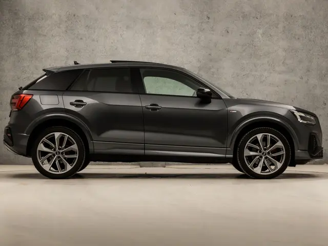 Audi Q2 35 TFSI S-Line Sport 2020 Benzine 4