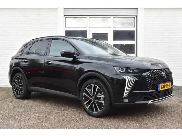 DS DS 7 E-Tense 225 EAT8 Rivoli 2024 Hybride Benzine 7