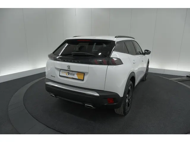 Peugeot 2008 PureTech 130 EAT8 Allure 2022 Benzine 59