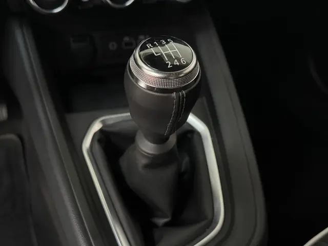 Mitsubishi Colt 1.0T MT First Edition 2024 Benzine 19